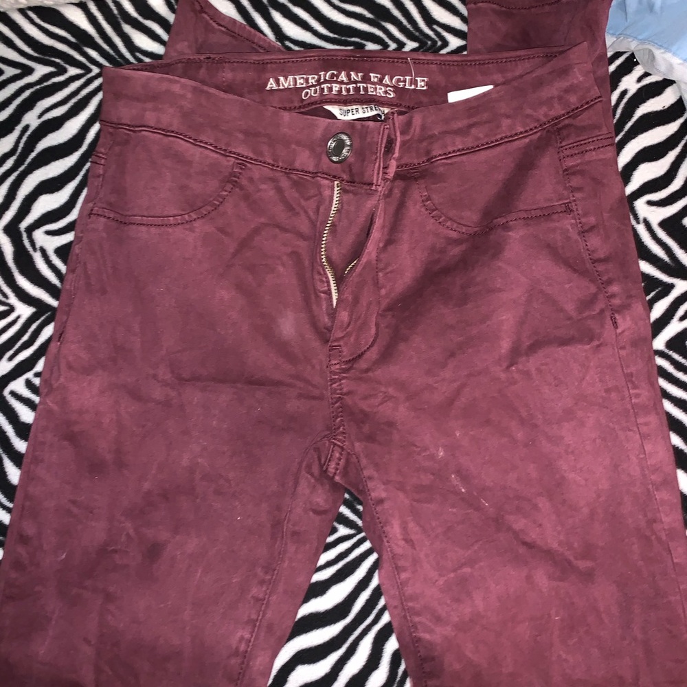 Burgundy color do you size for from American Eagle